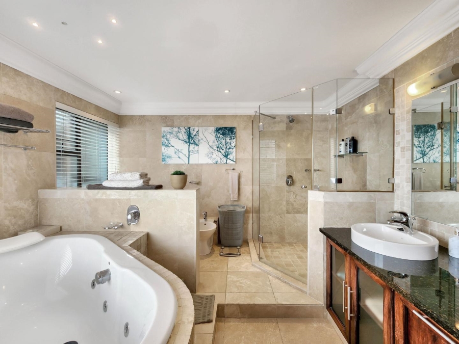 4 Bedroom Property for Sale in Bloubergstrand Western Cape